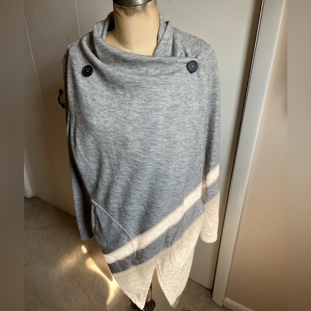 NWOT cute long cardigan size o/s